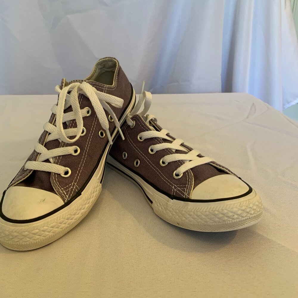 Kids Unisex Size 2 US Lavender Converse All Star Low Cut Lace Up